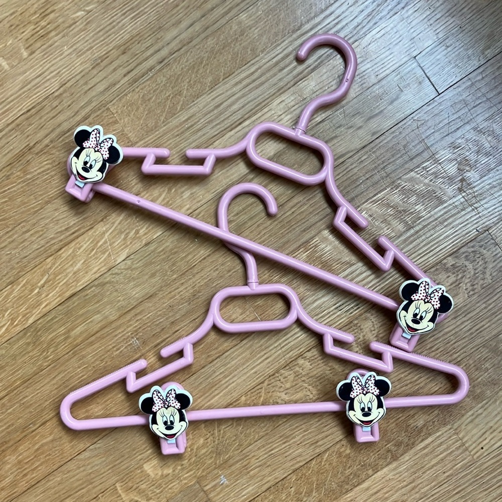 Vintage Minnie Mouse clip hangers!